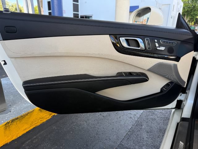 Used 2013 Mercedes-Benz SL 63 AMG image 16