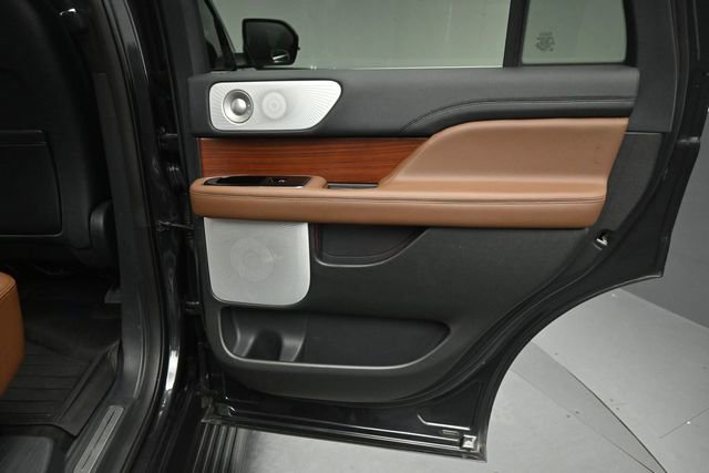 Used 2023 Lincoln Navigator Reserve AWD/4WD image 28