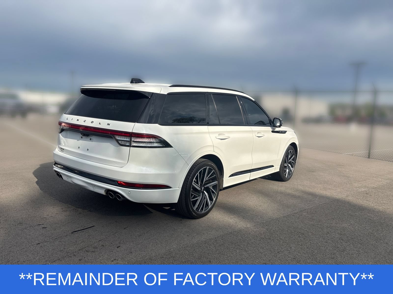 Certified 2025 Lincoln Aviator Black Label w/ Jet Appearance Package AWD/4WD image 4
