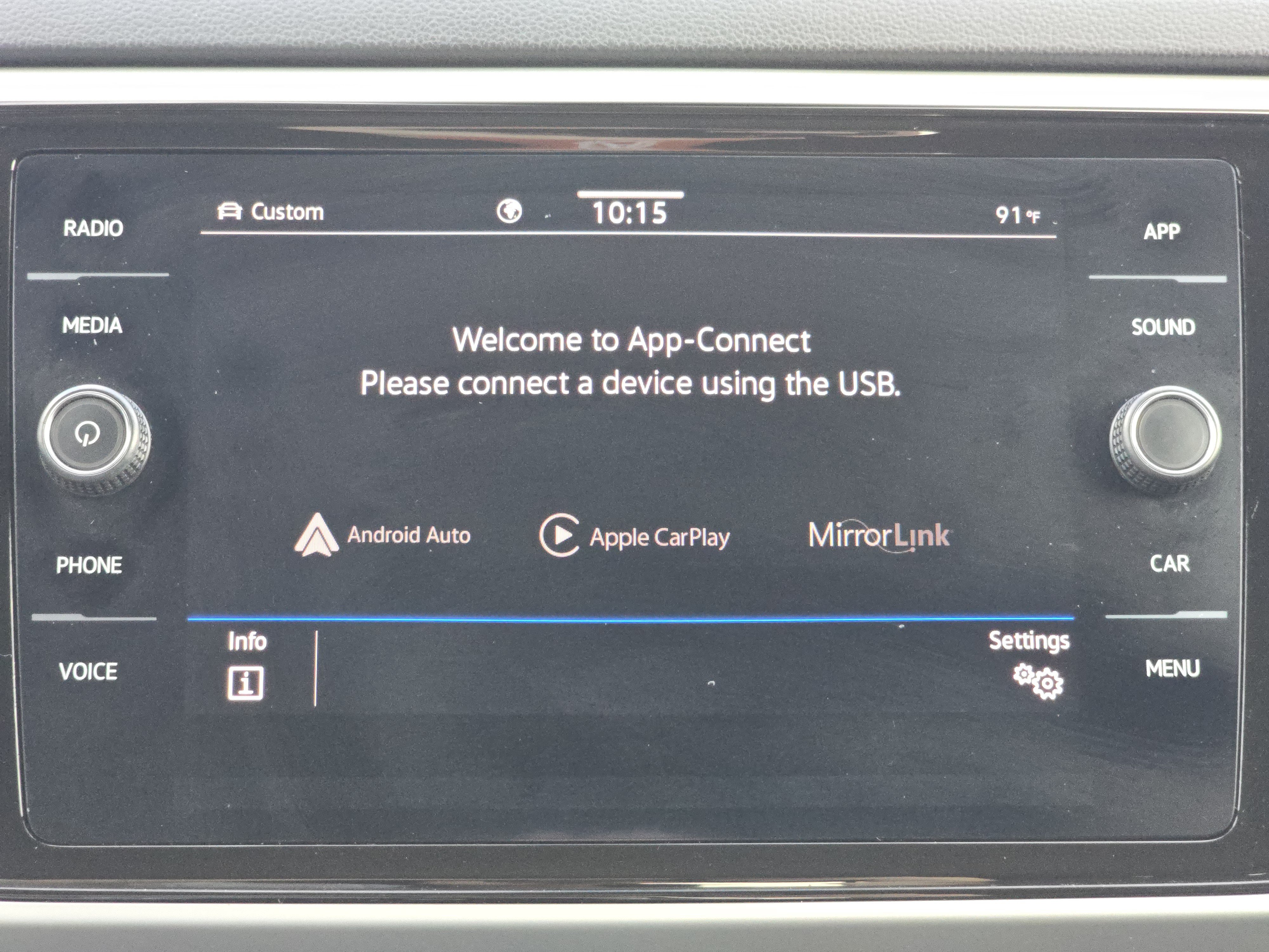 Certified 2023 Volkswagen Atlas SE w/ Black Wheel Package AWD/4WD image 9