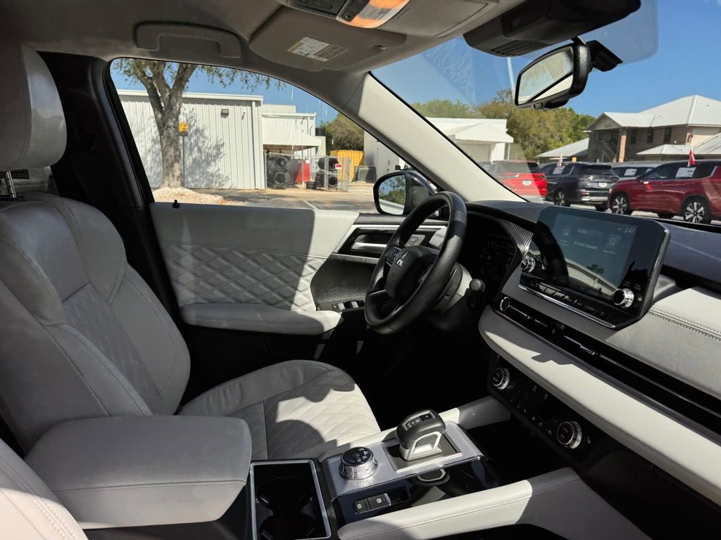 Used 2024 Mitsubishi Outlander SEL image 28