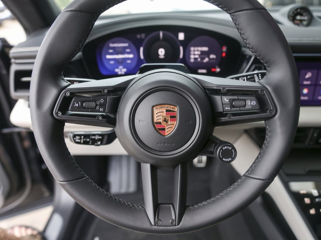 New 2026 Porsche Macan Electric RWD image 18