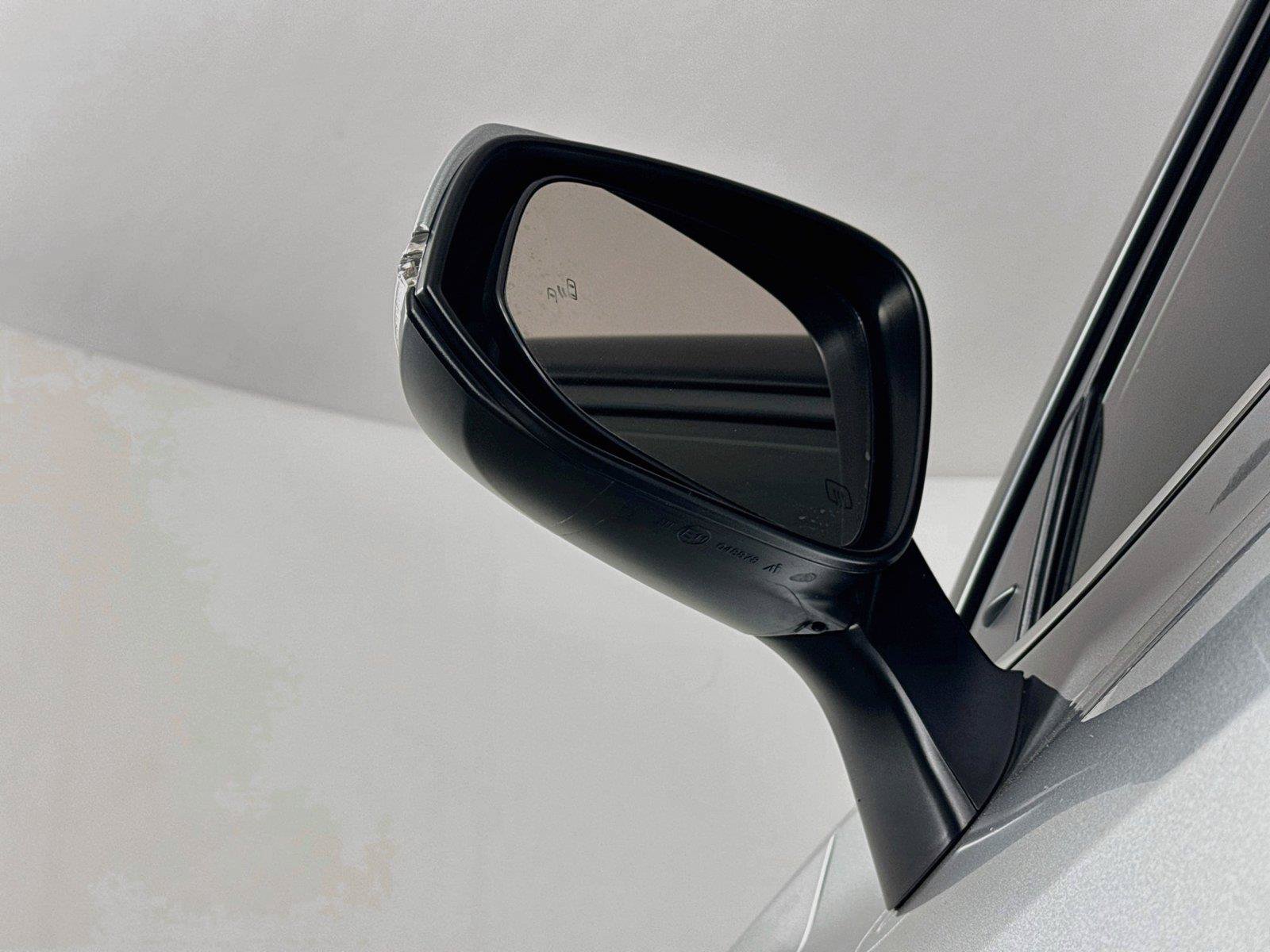Used 2022 Toyota Highlander XLE FWD image 5