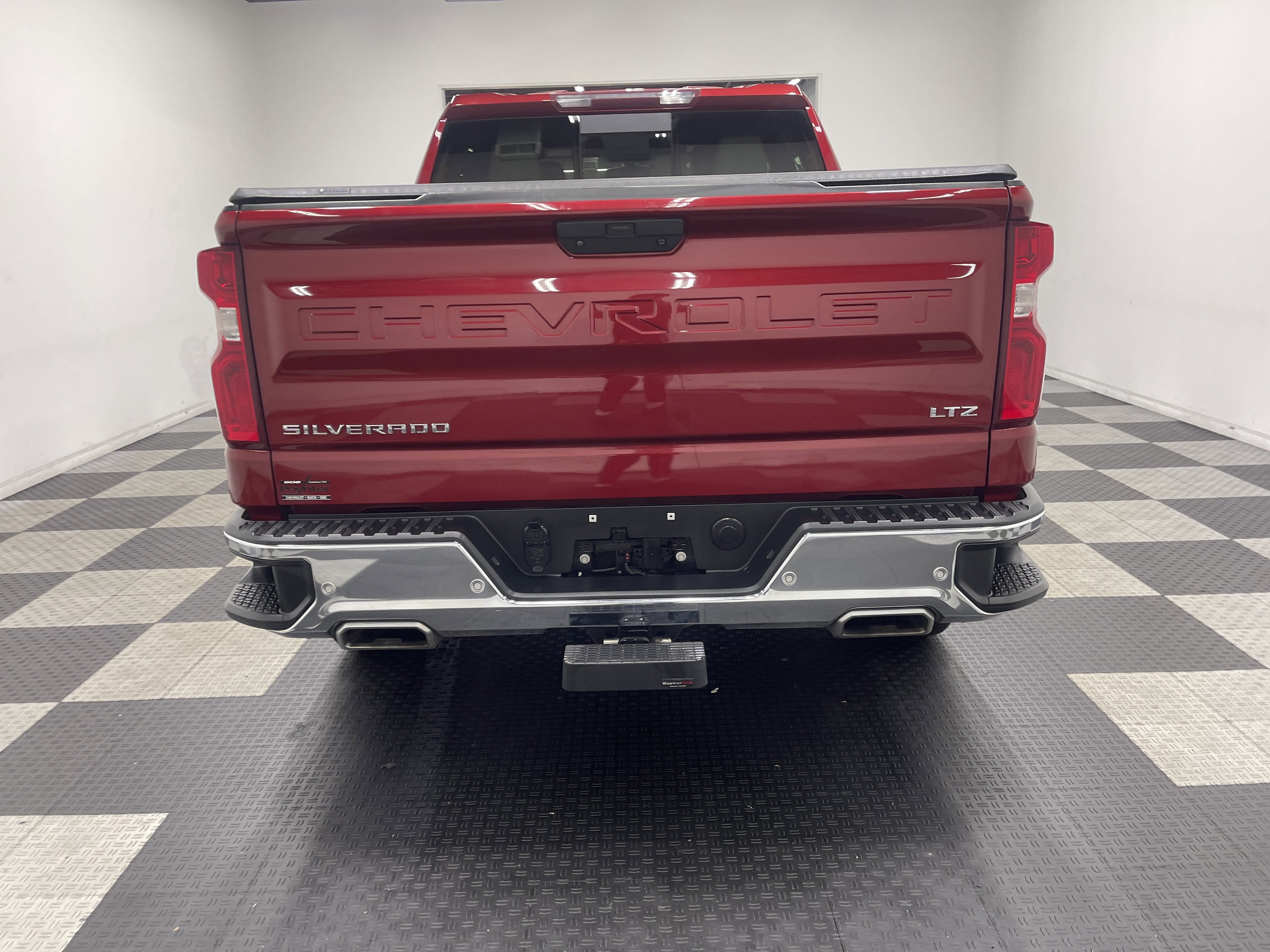 Used 2020 Chevrolet Silverado 1500 LTZ image 3