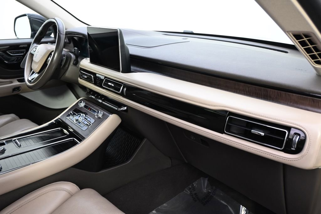 Used 2021 Lincoln Aviator Reserve w/ Equipment Group 202A image 15