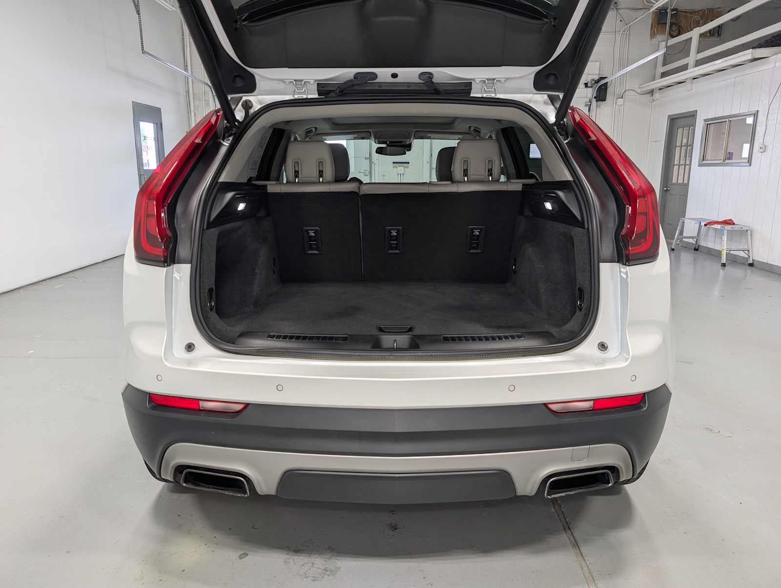Used 2019 Cadillac XT4 Premium Luxury AWD/4WD image 40