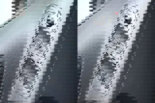 Used 2017 Volkswagen Tiguan Limited w/ Alloy Wheels Package image 9