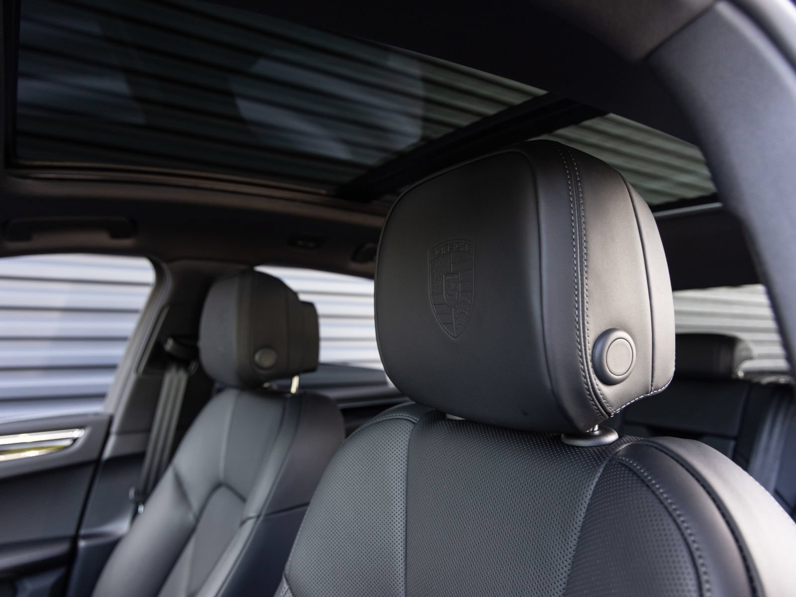 Certified 2026 Porsche Macan AWD/4WD image 24