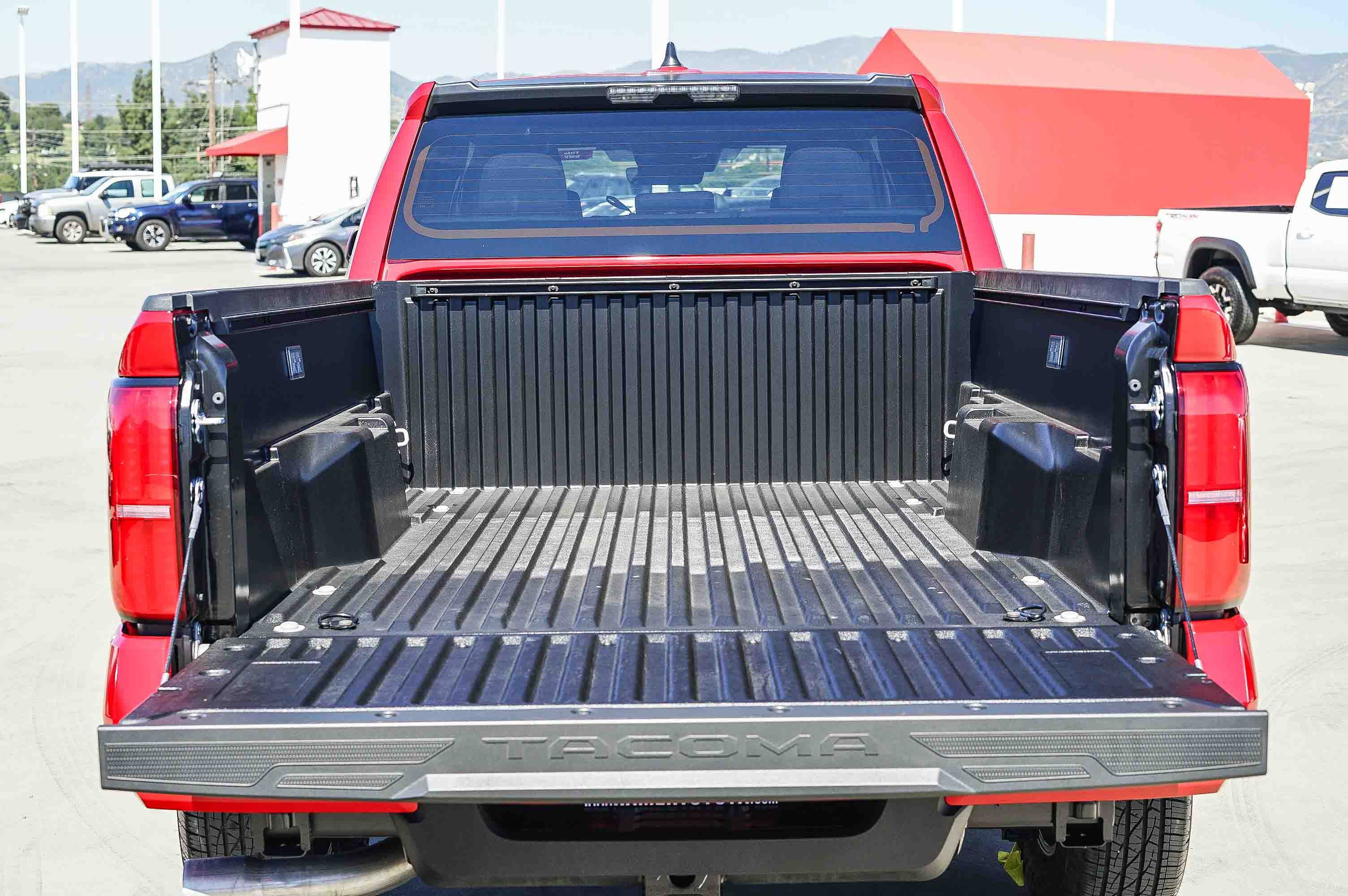 Used 2025 Toyota Tacoma SR5 image 28