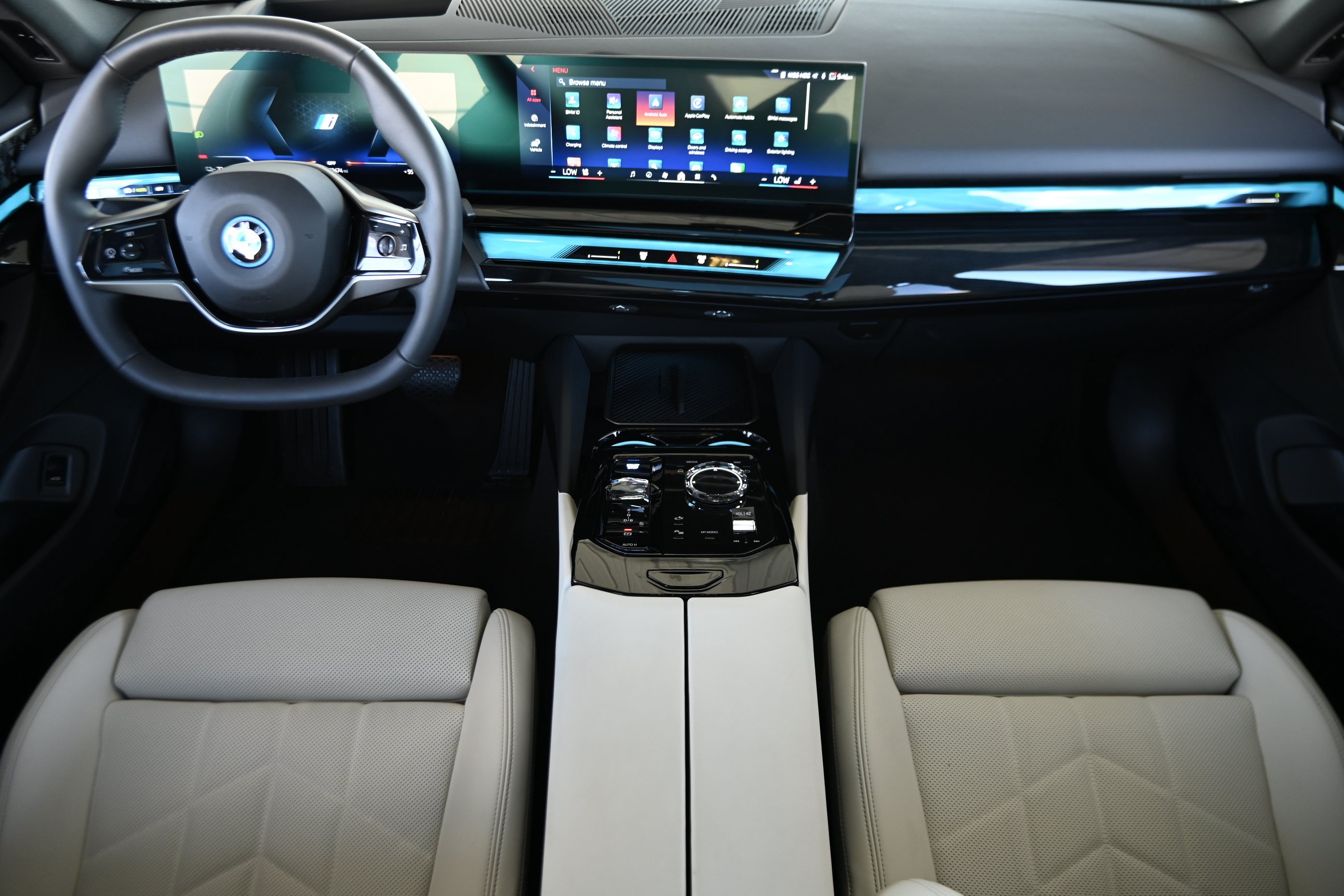 Certified 2026 BMW i5 eDrive40 w/ Executive Package RWD image 15
