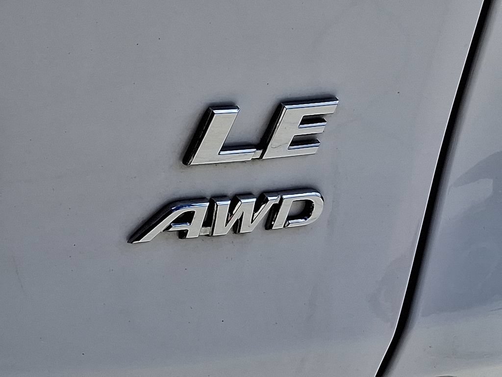Used 2022 Toyota RAV4 LE AWD/4WD image 30