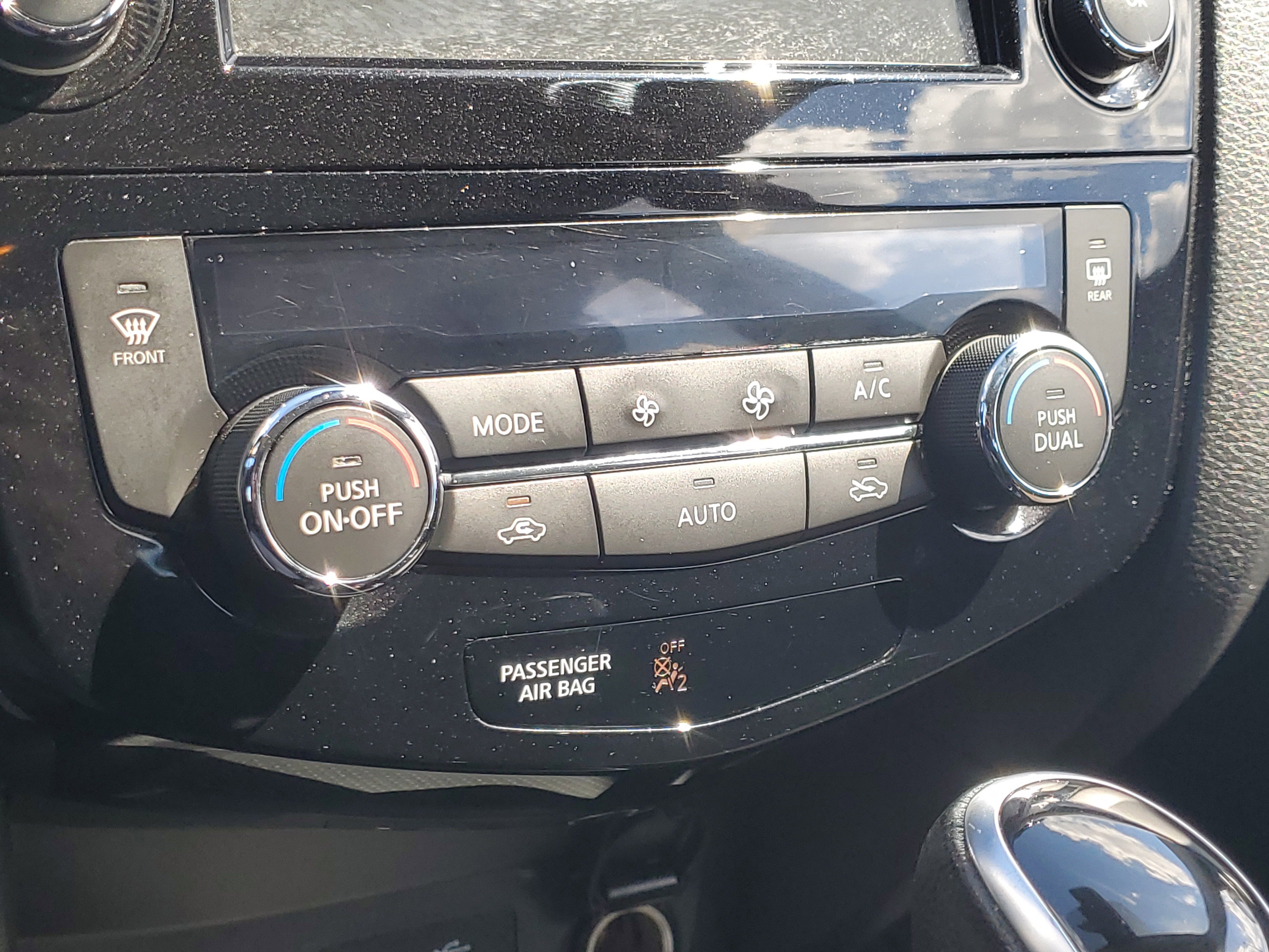 Used 2021 Nissan Rogue Sport SV image 26