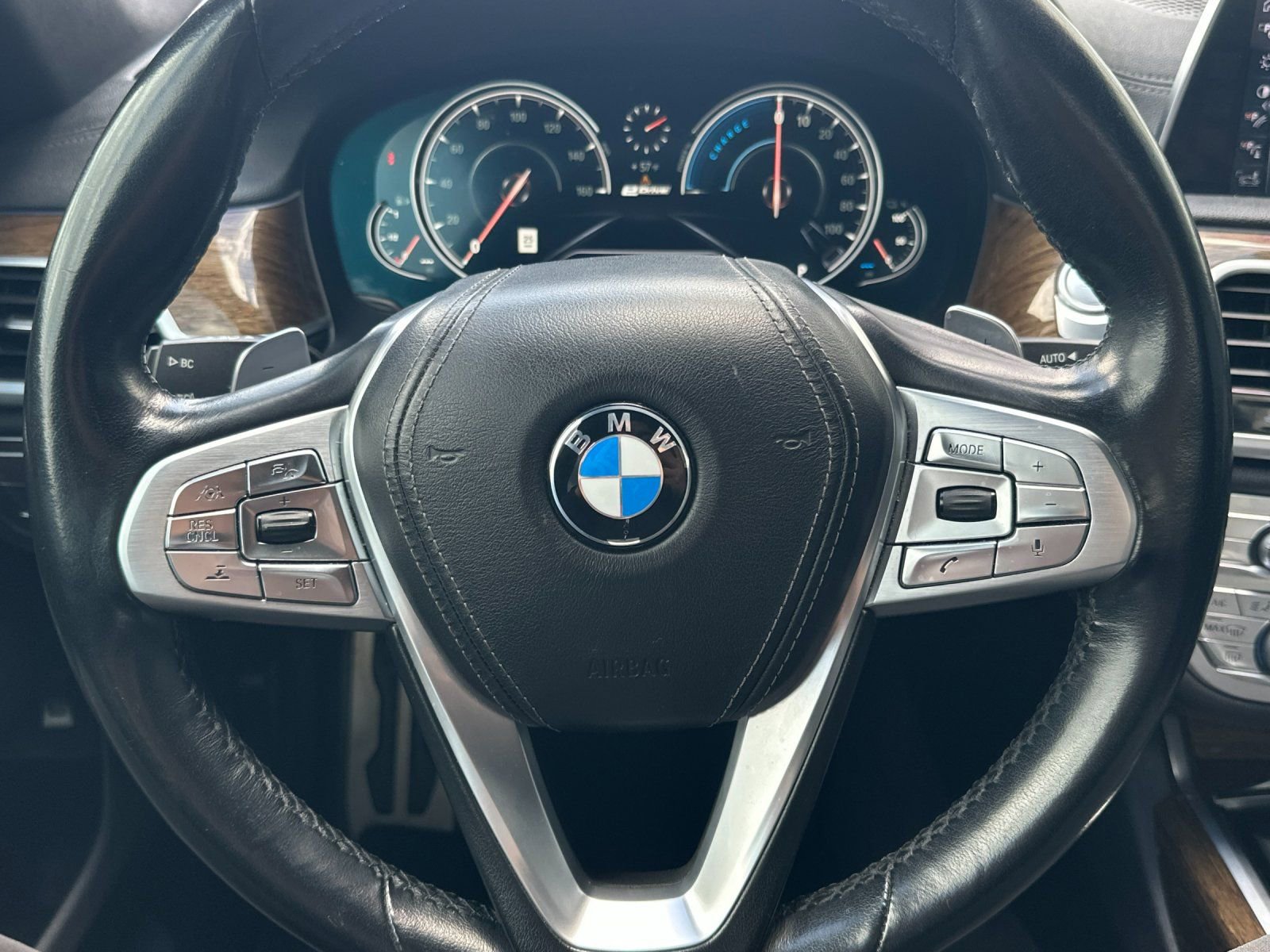 Used 2017 BMW 740e xDrive AWD/4WD image 21