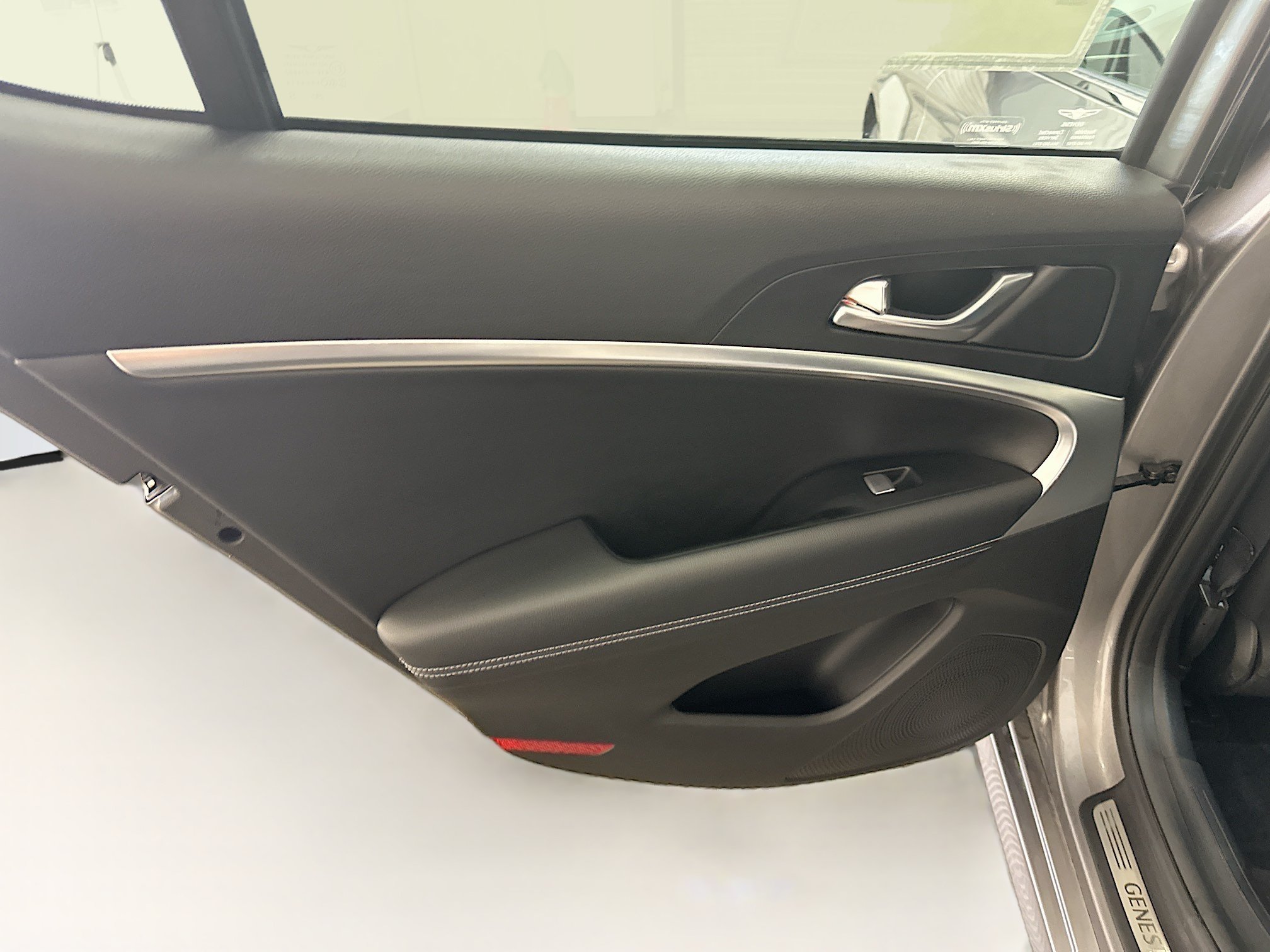 Used 2025 Genesis G70 2.5T AWD/4WD image 27
