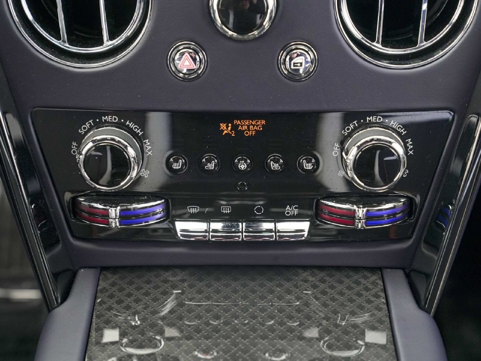 New 2026 Rolls-Royce Cullinan Black Badge AWD/4WD image 41