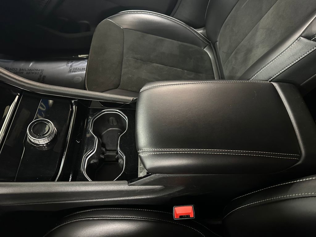 Certified 2023 Jeep Grand Cherokee L Laredo AWD/4WD image 30