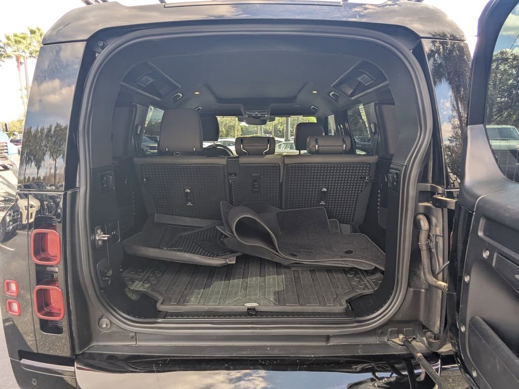 Used 2023 Land Rover Defender 110 X-Dynamic SE image 23