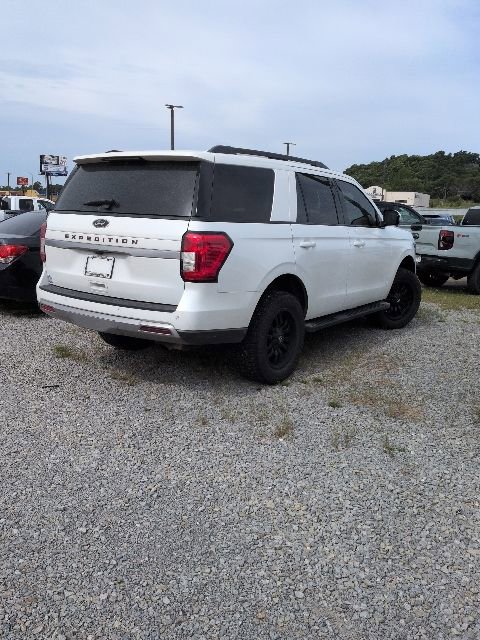 Used 2022 Ford Expedition XLT AWD/4WD image 4