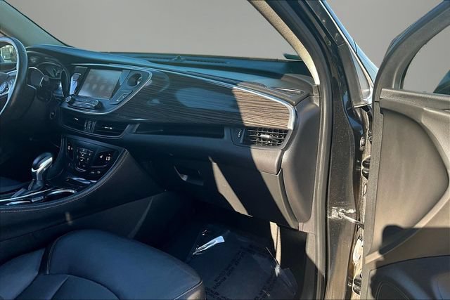 Used 2017 Buick Envision Essence FWD image 25