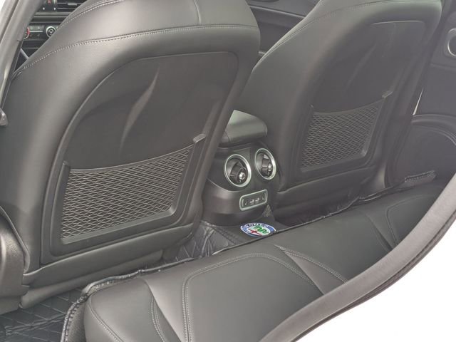 Used 2025 Alfa Romeo Giulia AWD image 17