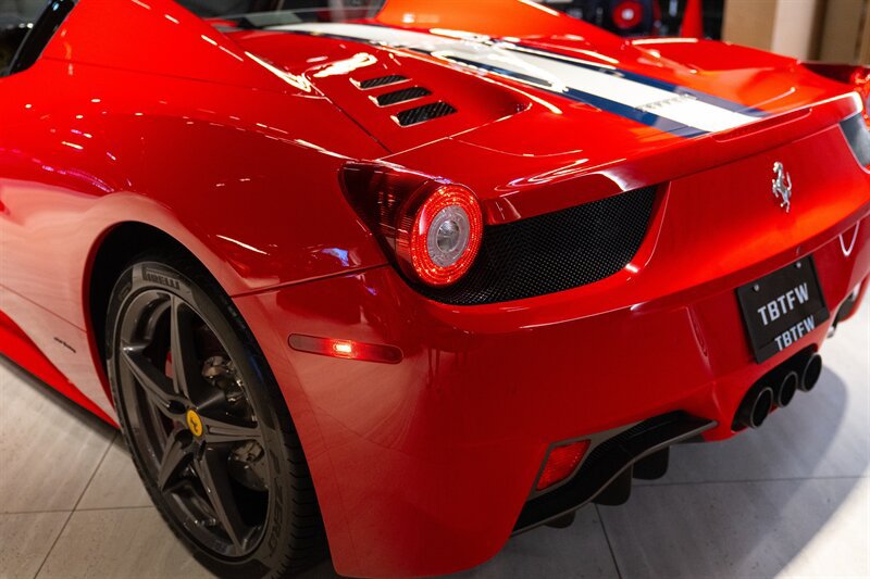 Used 2015 Ferrari 458 Spider RWD image 19