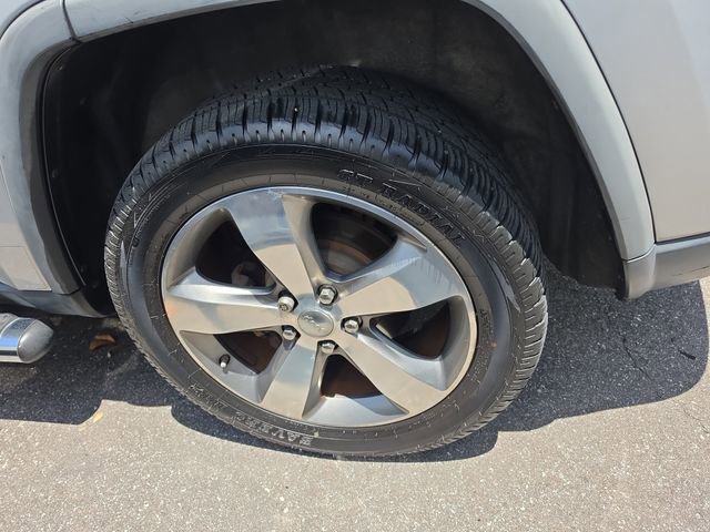 Used 2011 Jeep Grand Cherokee Laredo RWD image 5