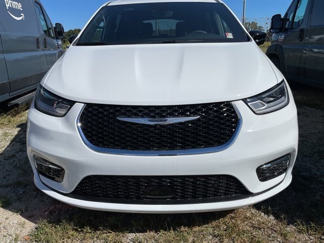 New 2026 Chrysler Pacifica Select image 14