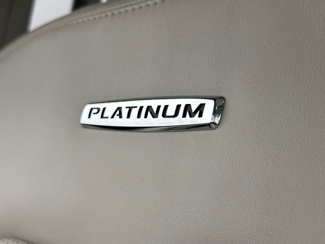 Used 2020 Ford Expedition Platinum image 39