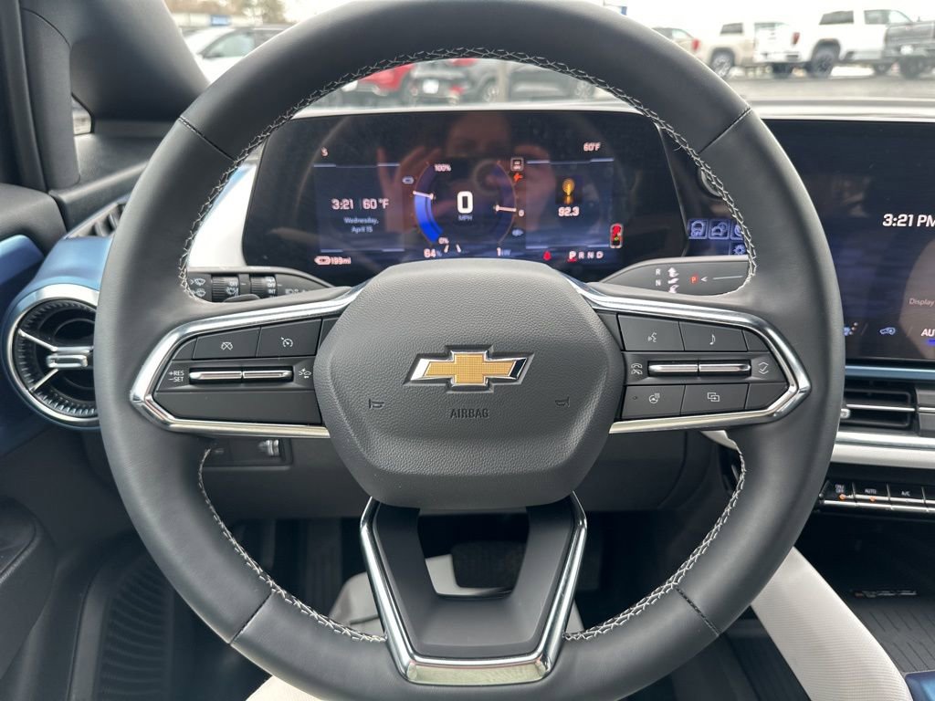 Used 2025 Chevrolet Equinox EV LT image 23