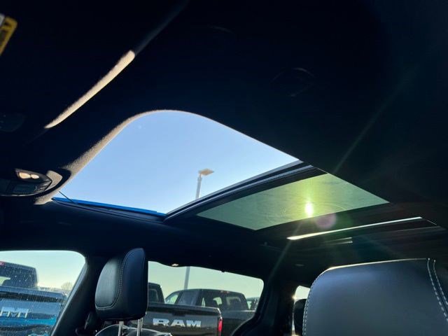 New 2026 Chrysler Pacifica Limited w/ S Appearance Package image 29