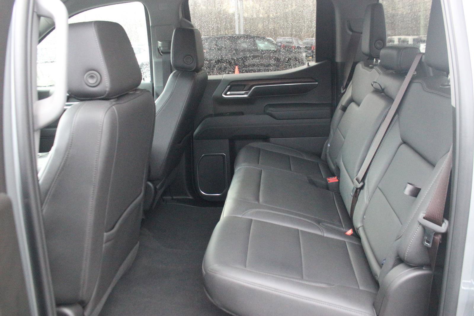 Used 2023 GMC Sierra 1500 SLT image 37