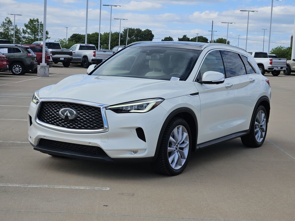 Used 2019 INFINITI QX50 Essential w/ Sensory Package FWD image 4