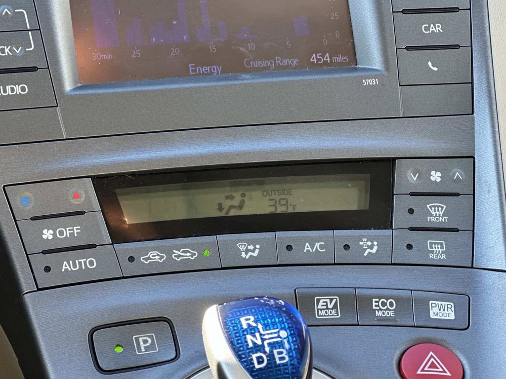 Used 2015 Toyota Prius Four image 12