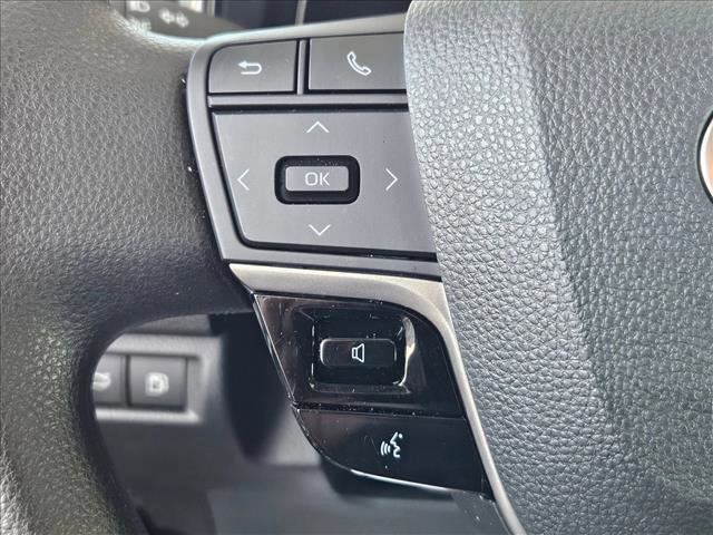 Used 2025 Toyota Camry LE w/ Convenience Package image 11