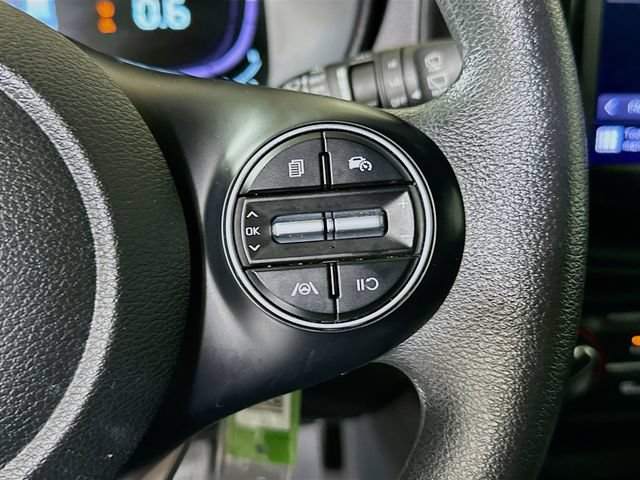 Used 2023 Kia Soul LX w/ LX Technology Package FWD image 17