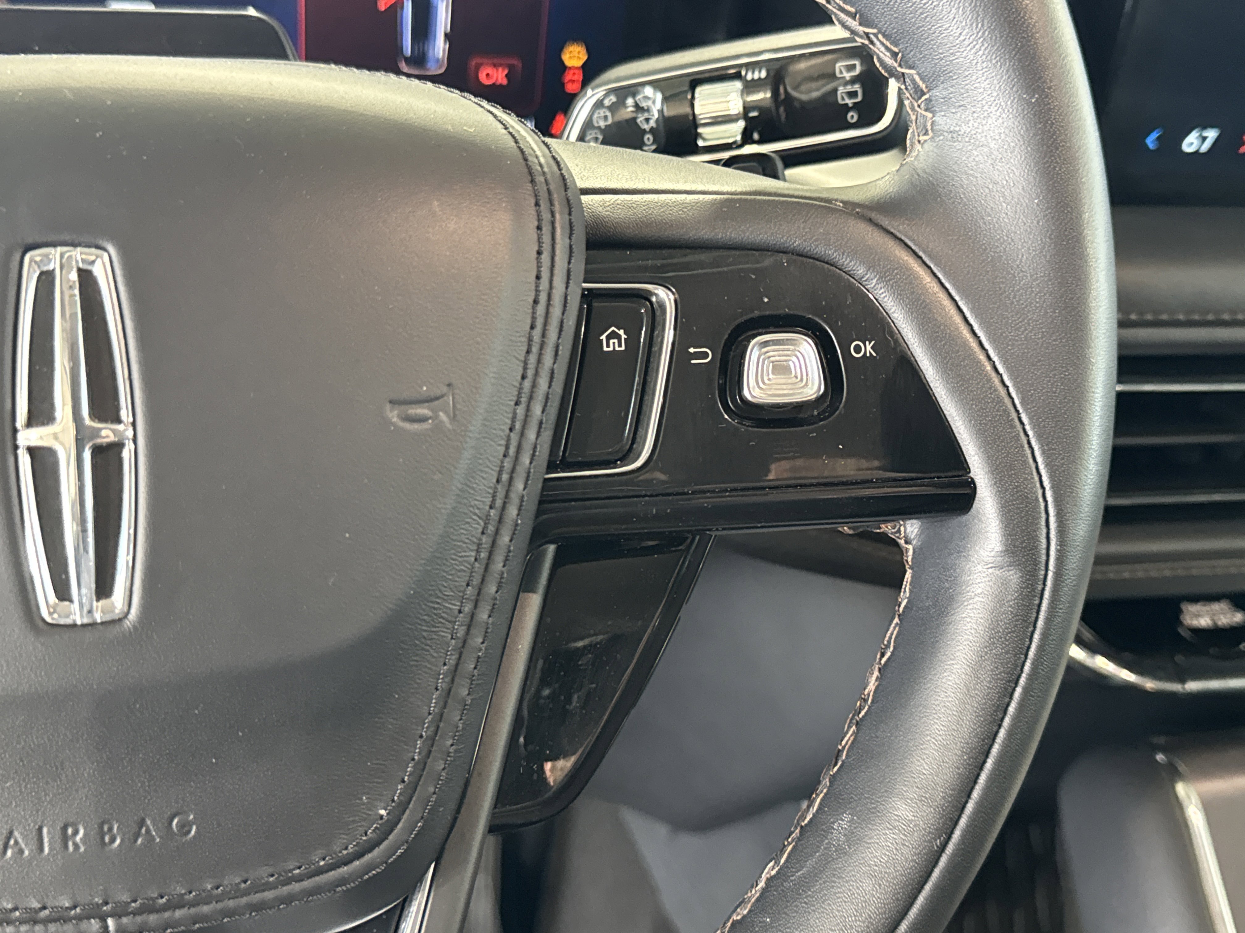 Used 2025 Lincoln Aviator 2WD image 24
