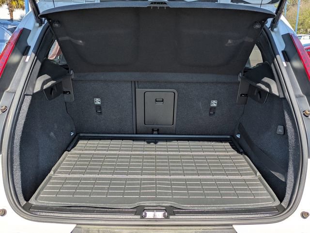 Used 2019 Volvo XC40 T5 Momentum image 11