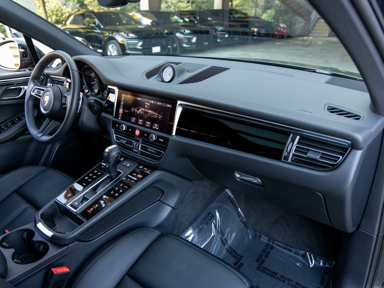 Certified 2025 Porsche Macan image 53