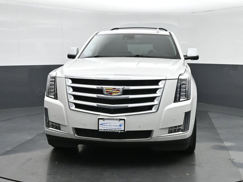 Used 2020 Cadillac Escalade Premium Luxury image 2