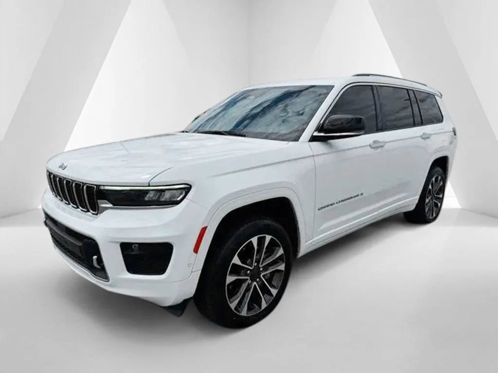 Used 2024 Jeep Grand Cherokee L Overland w/ Trailer Tow Package AWD/4WD image 3