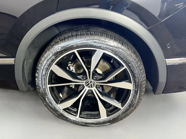 Used 2024 Volkswagen Tiguan SEL R-Line image 27