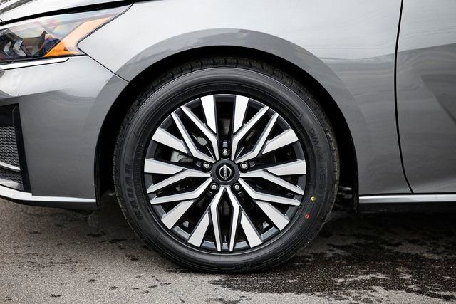 Used 2025 Nissan Altima 2.5 SV image 5