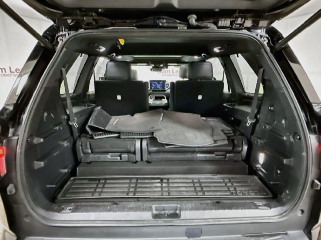 Used 2025 Toyota Sequoia Platinum AWD/4WD image 27
