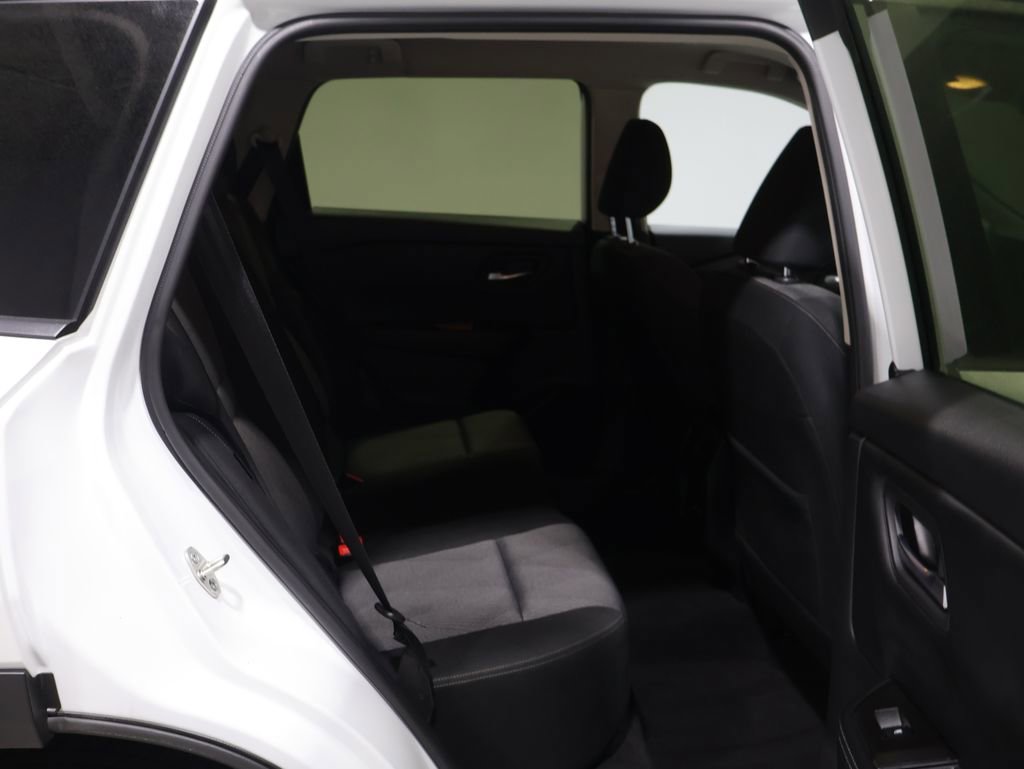 Used 2024 Nissan Rogue SV image 21