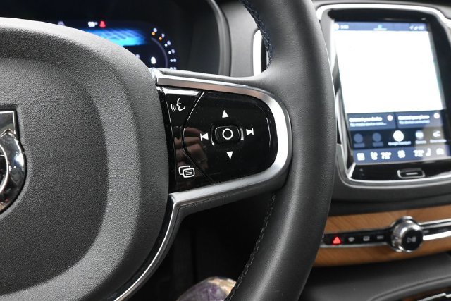 Used 2025 Volvo XC90 B6 Plus w/ Protection Package Premier AWD/4WD image 24