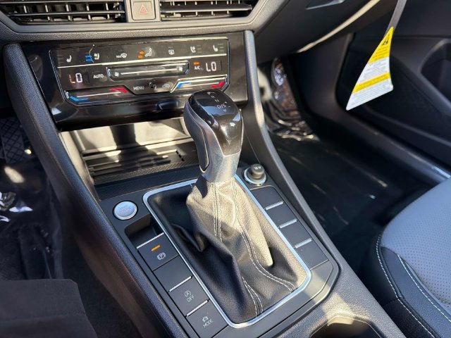 New 2027 Volkswagen Jetta SEL FWD image 22