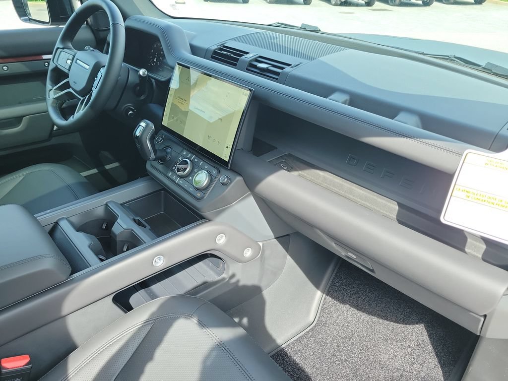 New 2026 Land Rover Defender 90 X-Dynamic SE AWD/4WD image 26