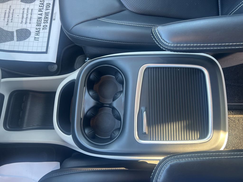 Used 2024 Chrysler Pacifica Touring-L image 20