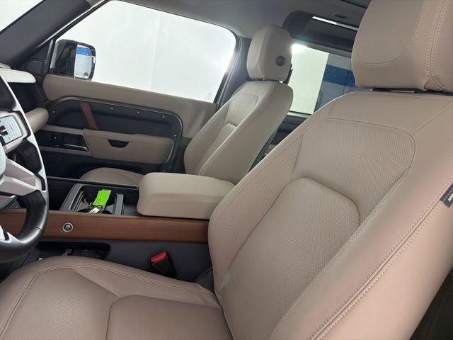 Used 2024 Land Rover Defender 90 S image 11