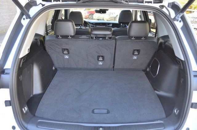 Used 2023 Jeep Grand Cherokee 4WD 4xe w/ Luxury Tech Group II image 40